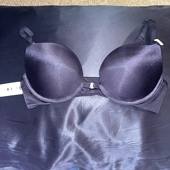 ‼️NWT‼️ “beyond sexy” front clasp classic plunge bra - Picture 2 of 5